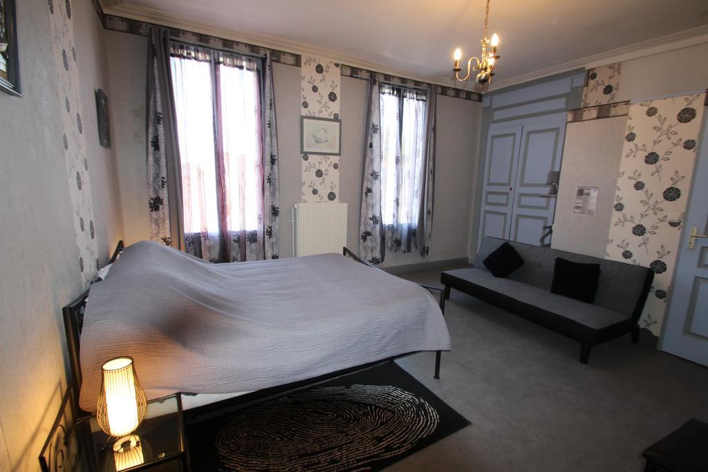Bed and Breakfast Domaine Des Roses Vaudelnay Номер фото