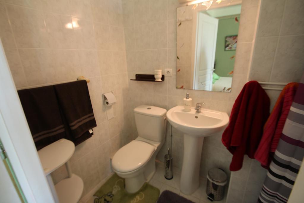 Bed and Breakfast Domaine Des Roses Vaudelnay Номер фото
