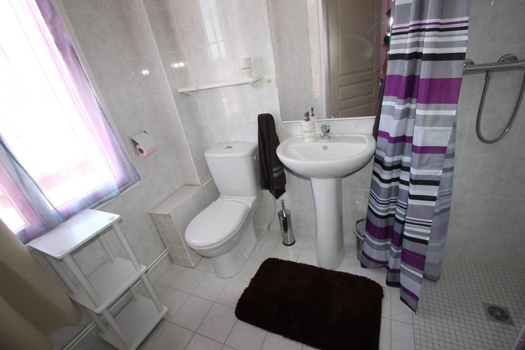 Bed and Breakfast Domaine Des Roses Vaudelnay Екстер'єр фото