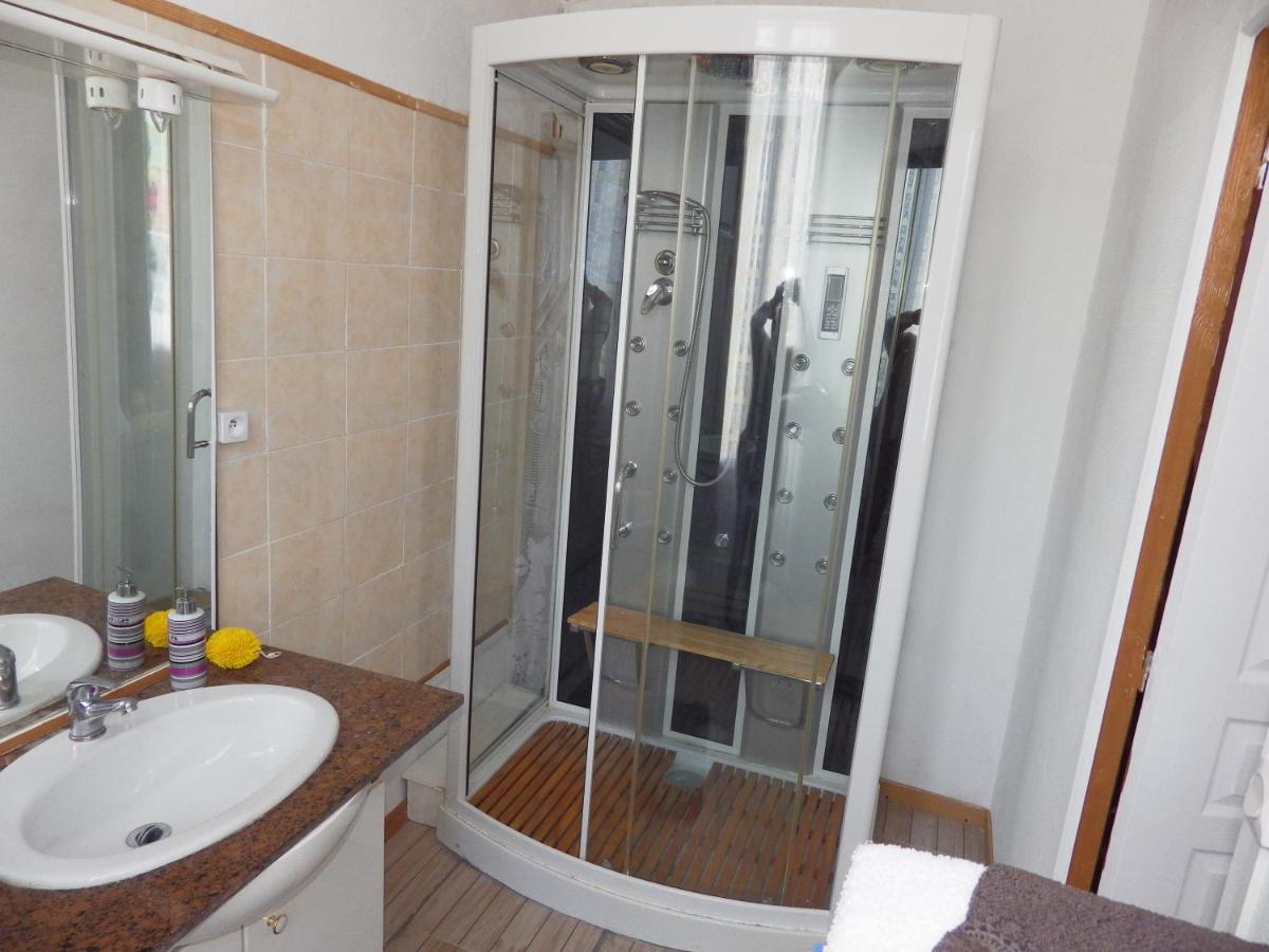 Bed and Breakfast Domaine Des Roses Vaudelnay Екстер'єр фото